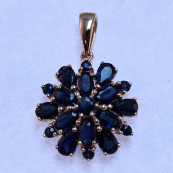 Подвеска из красного золота с сапфирами